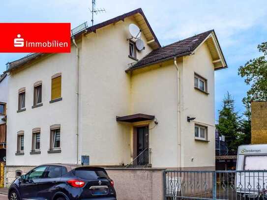 Schönes Einfamilienhaus mit Scheune im Ortskern von Neesbach