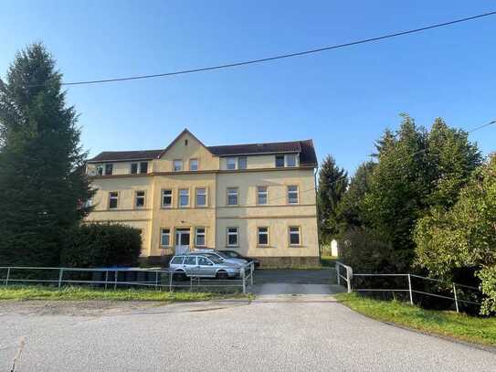 Ruhige 3-Raum-DG-Whg in Neustadt i.Sa. OT Langburkersdorf – in historischem MFH (alte Schule)