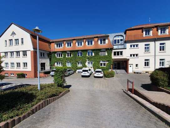 Große Büroflächen, teilbar, mit ausreichend Stellplätzen u. Keller-/Lagerflächen in Toplage!