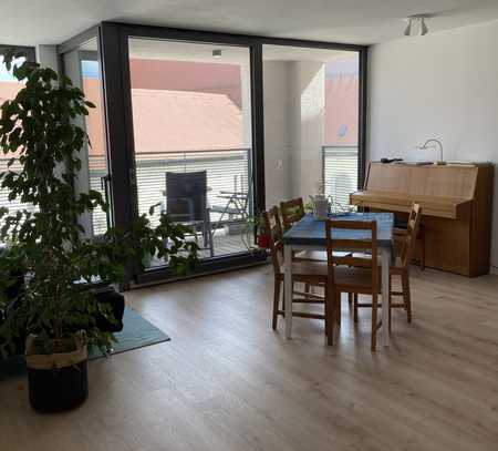 Lichtdurchflutete 2,5-Zimmer-Wohnung mit Balkon und EBK