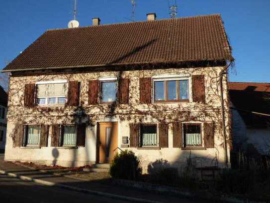 Bauernhaus mit großer Scheune in Zentraler Lage von Zwiefaltendorf