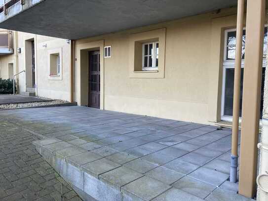 frisch gemalert ! 4-Raum-Wohnung mit Terrasse, Wintergarten, barrierarm