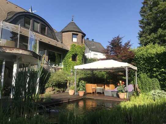 Provisionsfrei - Luxuriöses Einfamilienhaus mit schönen Garten und Schwimmteich