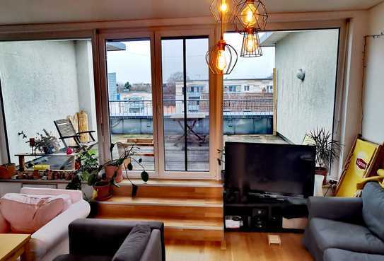 Schönes Zimmer in 2er WG mit traumhafter Dachterrasse