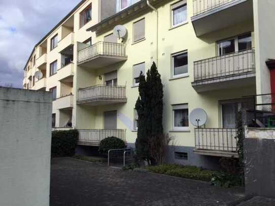 Gepflegte 2 Zimmer-Wohnung mit Balkon und Garage in Kehl Stadtmitte