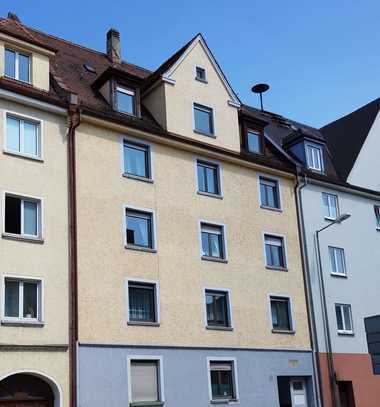 Kernsanierte, helle 4-Zimmer-Wohnung, mit großem Balkon ins Grüne, im Zentrum Neu-Ulm