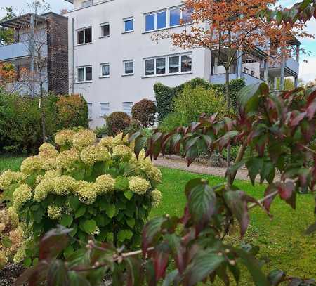 Stilvolle, gepflegte 2-Zimmer-Erdgeschosswohnung mit geh. Innenausstattung mit EBK