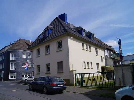 Attraktive 4-Zimmer-Altbau Wohnung in RS Lennep