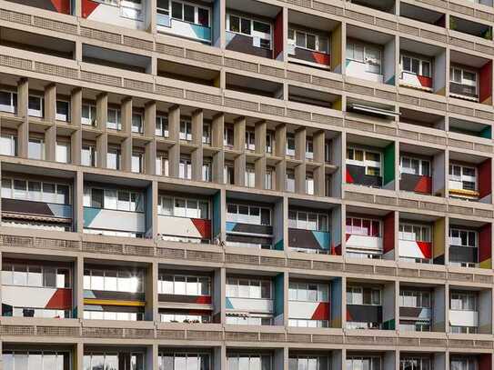 Corbusier Haus: Ein architektonisches Highlight - 3 Zimmer Maisonette mit zwei Balkonen und spektaku