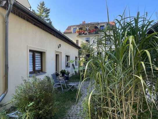 Sonnige Remise mitten im Grünen mit attraktiver Gartennutzung