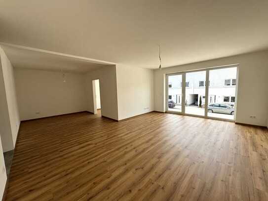 Hohe Wohnqualität auf energetischem Topniveau (A+)! 6,5-Zi.-Maisonette-Wohnung mit Balkon