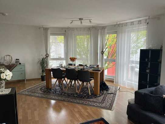 Lichtdurchflutete 2-Zimmer-Wohnung mit Balkon und EBK in Mainz
