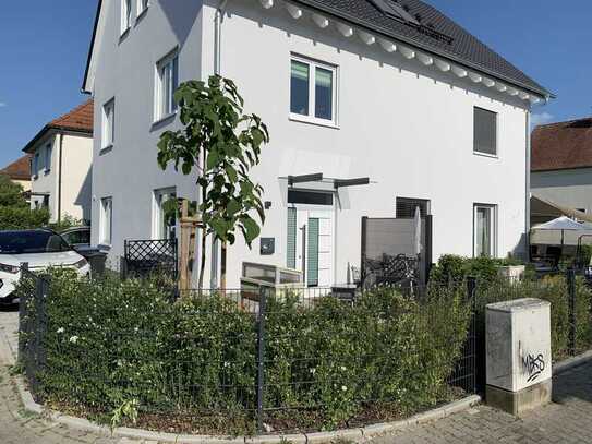 2,5-Zimmer-Maisonette-Wohnung mit Einbauküche und Terrasse in Langen (Hessen) - 1 Person