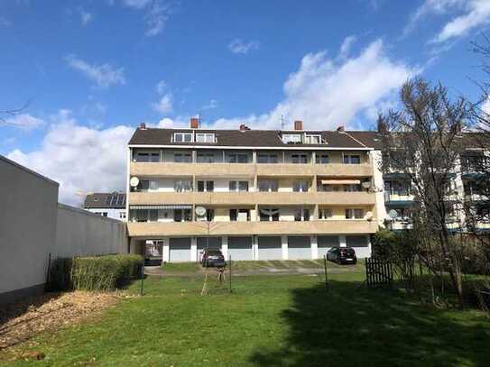 Düsseldorf ! Großzügige 2-Zimmerwohnung mit Balkon und Garage