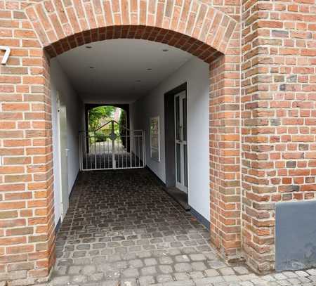 wunderschöne Maisonette-Wohnung mit EBK, Dachterrasse und TG-Stellplatz in zentraler Lage von Kempen