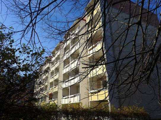 3 Zimmer - Balkon mit Ausblick