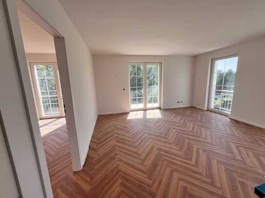 Exklusive 5-Raum-Maisonette-Wohnung mit gehobener Innenausstattung mit Balkon in Berlin Marzahn