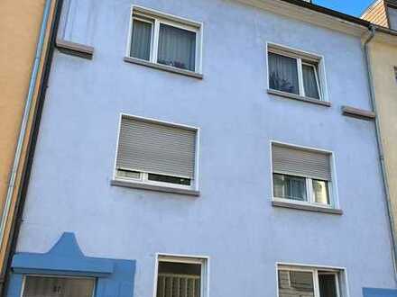 Gut geschnittene 3-Zimmer-EG-Wohnung mit Balkon in Pforzheim