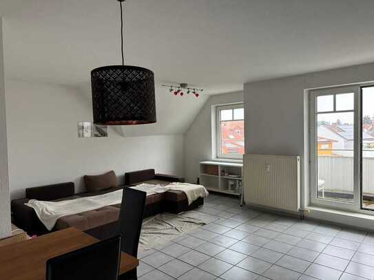 Helle renovierte 2-Zimmer-Wohnung mit Balkon in Hockenheim