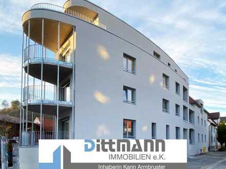 Wohnen in der "Neuen Mitte" 
Moderne 4 -Zimmer-Wohnung mit Balkon am Markt in Tailfingen