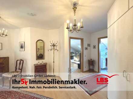 Bezugsfrei - 3 Zimmer DG mit Garage , Balkon, Terrasse