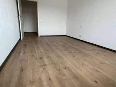 Helle, frisch renovierte 2-Zimmerwohnung in HD-Bergheim