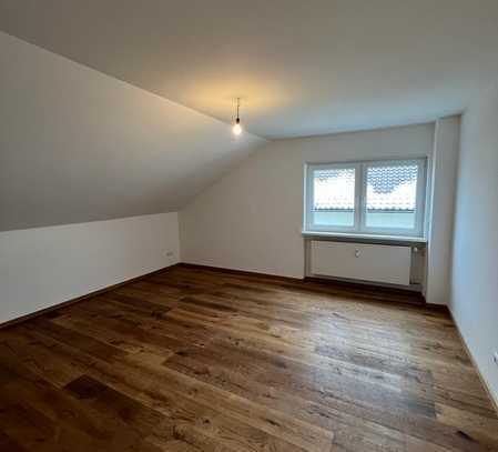 ++TOP sanierte 3 ZKB Wohnung++energieeffizient++Grundfläche über 90qm++Garage+Stellplatz