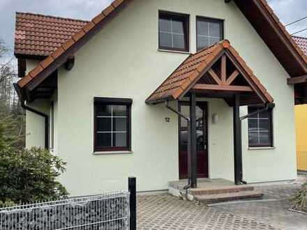 Familien aufgepasst, zum Verkauf steht dieses schöne Einfamilienhaus Preis VB.