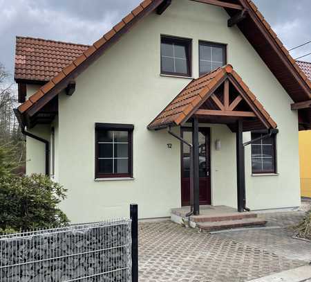 Familien aufgepasst, zum Verkauf steht dieses schöne Einfamilienhaus Preis VB.