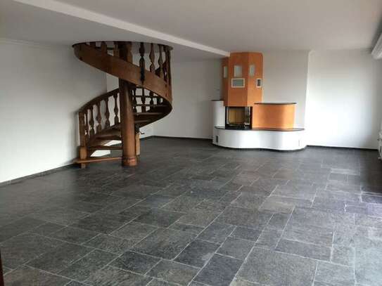 Exklusive 4-Raum-Penthouse-Wohnung mit gehobener Innenausstattung in Köln Ehrenfeld