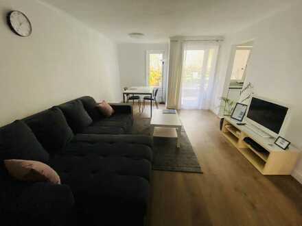Stilvolle, modernisierte 2-Zimmer-Wohnung mit Balkon und EBK in Stuttgart
