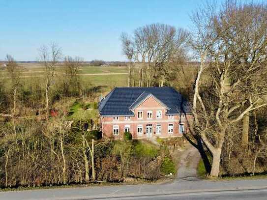 Landhaus mit Einliegerwohnung auf großem Grundstück – Stilvoll saniert