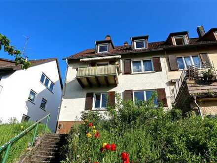 Über 1.200 m2 Grundstück - 3 Familienhaus in naturumgebener Bestlage in Stuttgart !