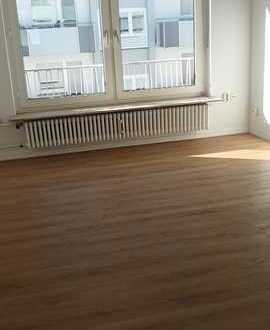 ATTRAKTIVE INNENSTADTLAGE - SONNIGE 2-ZKBB-WHG AB SOFORT FREI