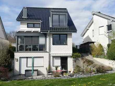 gehobene ca. 90 qm Neubauwohnung mit schönem Ausblick in ruhiger Wohnlage