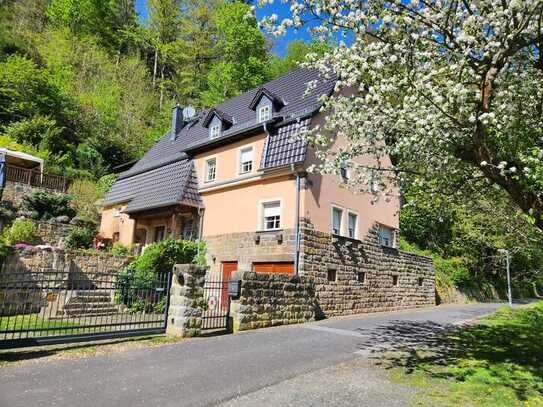 SchlüsselErlebnis - LandhausVilla in spektakulärer Alleinlage an der Elbe!