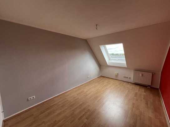 WBS erforderlich ! Gepflegte 2 Zimmer Wohnung mit Balkon!