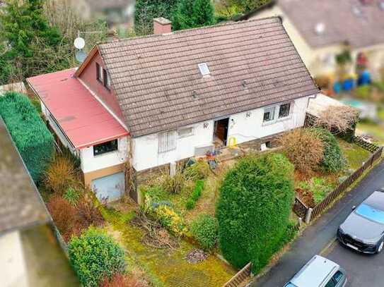 Großzügiges Einfamilienhaus mit Garage und Carport in Udenhain