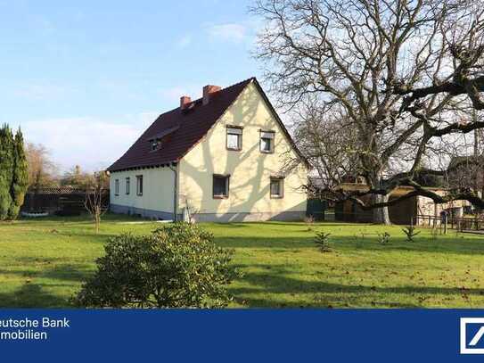 Grünes, ruhiges Wohnen in Rehfelde - Haus mit großem Grundstück und Nebengelass mit Neubaupotenzial