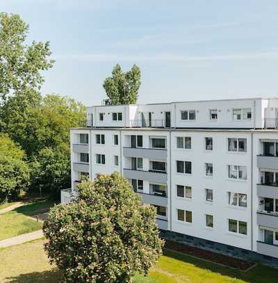 Erstbezug im Neubau: Geräumige 3-Zimmerwohnung im Dachgeschoss mit Balkon