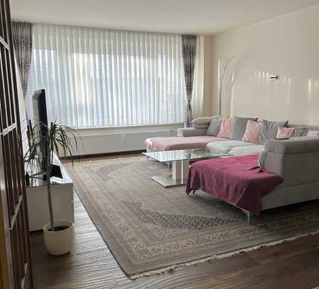 Exklusive 3-Zimmer-Wohnung mit EBK in Köln Buchforst