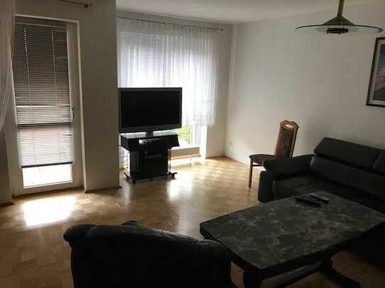 2-Zimmer-Wohnung mit Balkon u. EBK in zentraler Lage