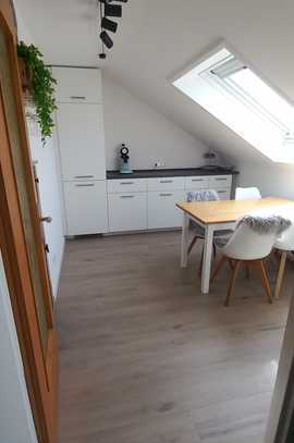 Helles modernes WG Zimmer zu vermieten
