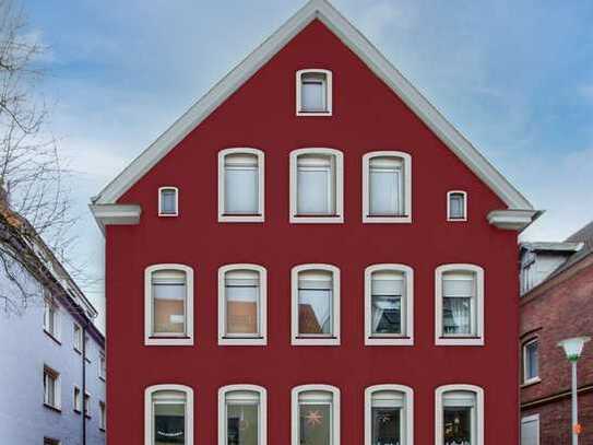 Historisches freistehendes Stadthaus in zentraler Lage mit sechs Wohneinheiten