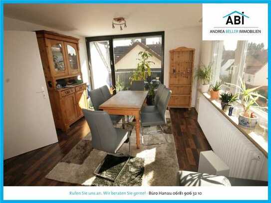 **Attraktive helle Wohnung mit Loggia**