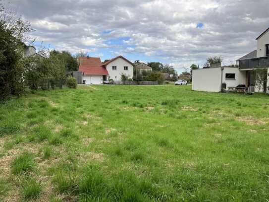 Herrliches großzügiges Grundstück in ruhiger Wohnlage von Kammerberg!