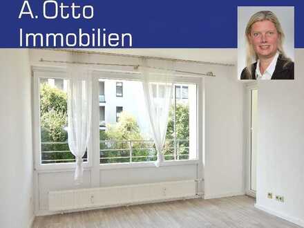 Krefeld - Bockum / Nähe Glockenspitz, 2 Zimmer Wohnung im 1. OG, Aufzug, neuer Vinylboden, Balkon