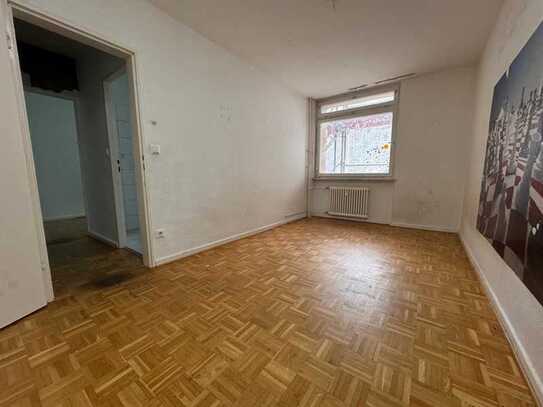 Charlottenburg: Eislebener Str: BEZUGSFREI ab SOFORT - 4-Zi-Whg, 92m² - 1.OG + SÜD-Loggia