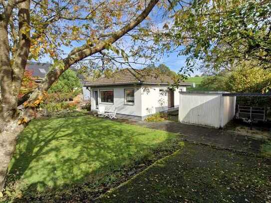 Sofort verfügbar! Kleines Einfamilien-/od. Wochenendhaus mit Garage auf idyllischem
Grundstück