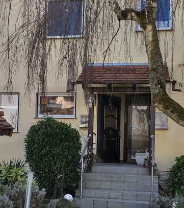 Schöne möbilierte 2-Zimmer-DG-Wohnung mit EBK in Heppenheim (Bergstraße)